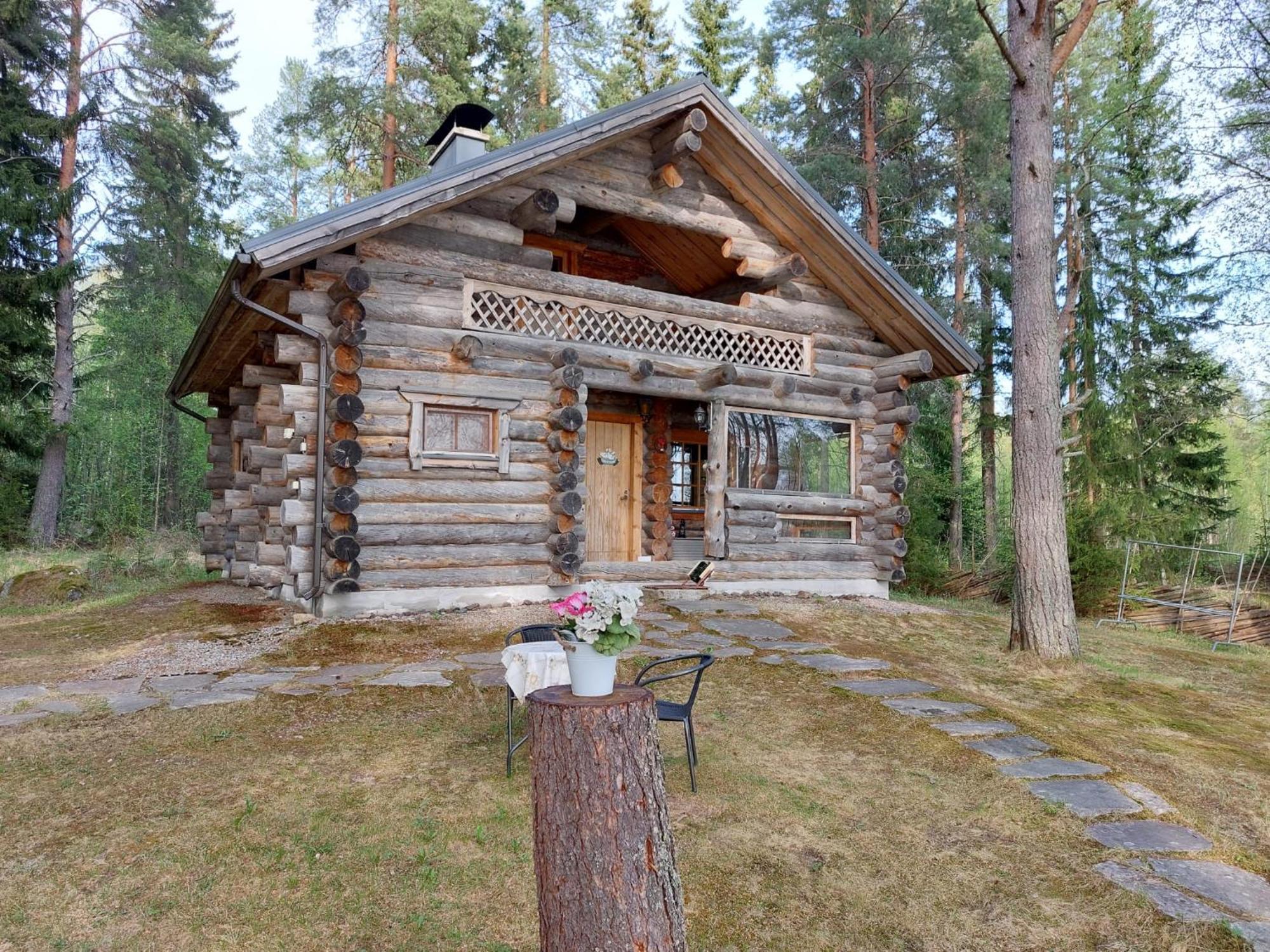 Kelola Cottage Keyritty Exterior photo